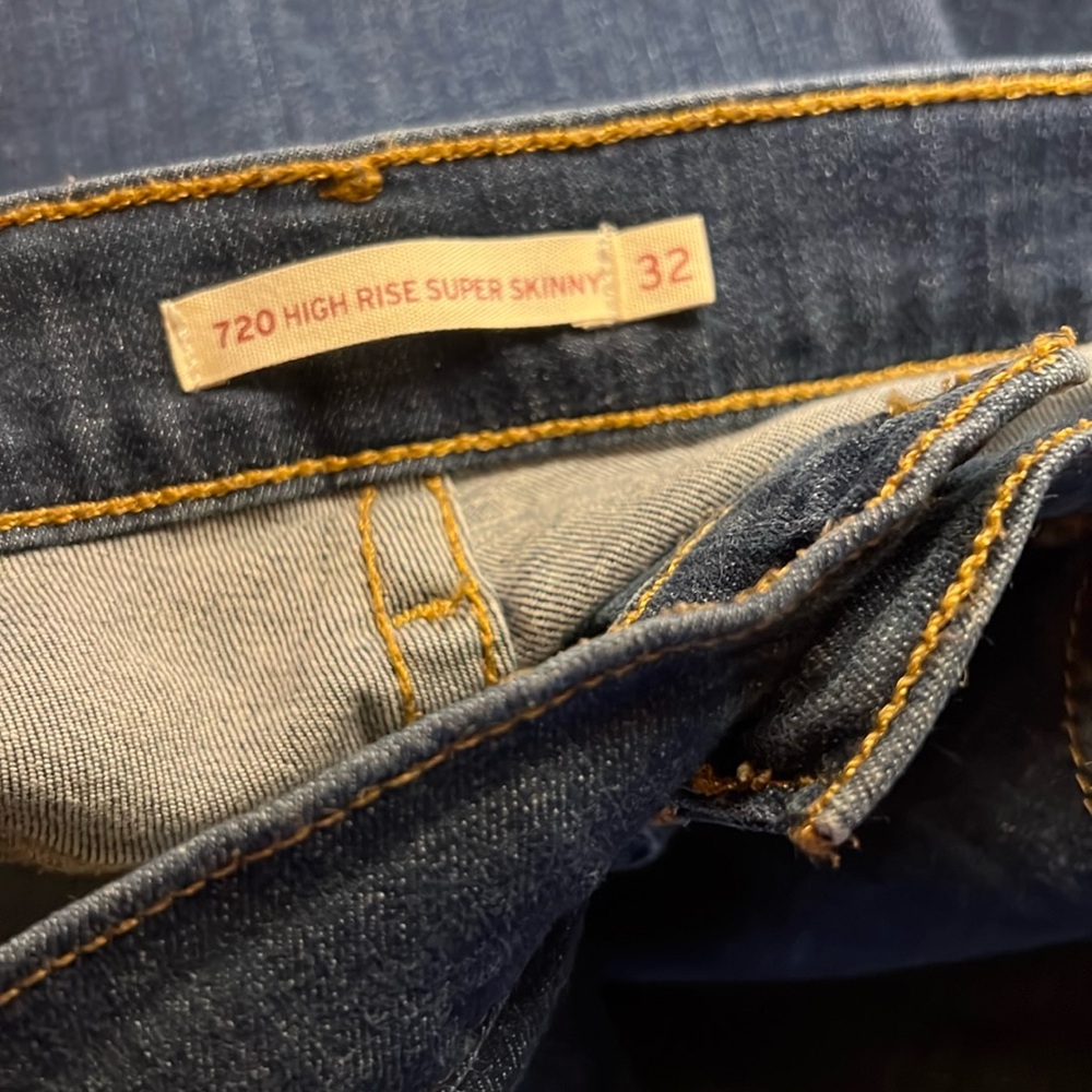 Levi's 720 High Rise Super Skinny Womens size 32 - Picture 2 of 2